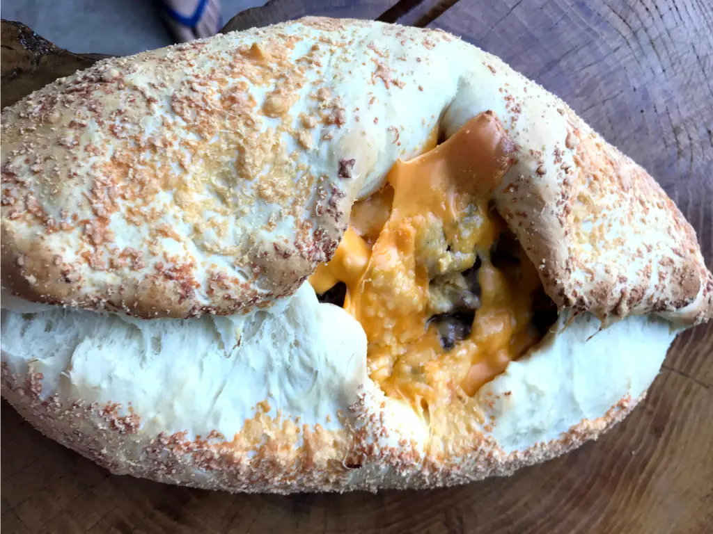 pao-gourmet-de-file-com-cheddar-01.webp