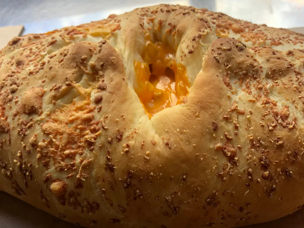 pao-gourmet-de-file-com-cheddar-02.webp