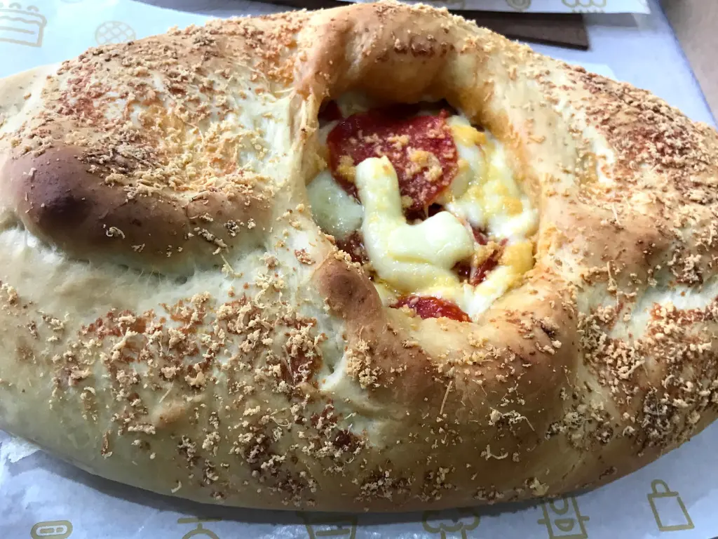 pao-gourmet-de-pepperoni-02.webp