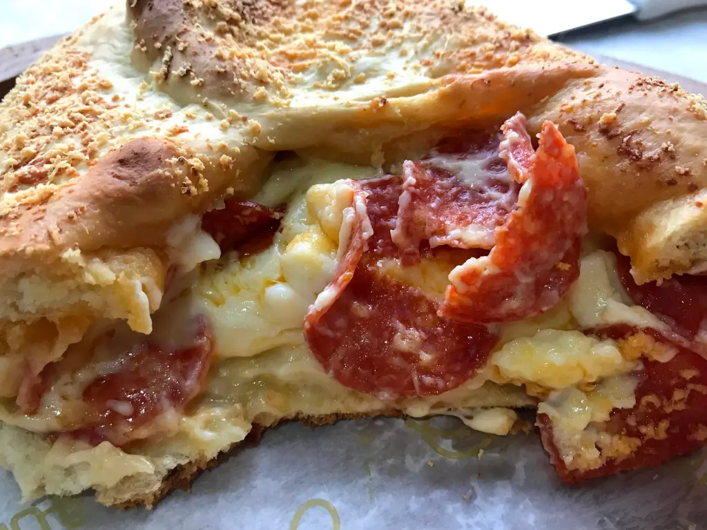 pao-gourmet-de-pepperoni-03.webp