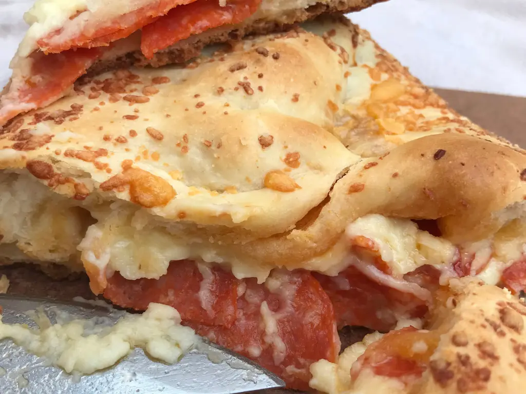 pao-gourmet-de-pepperoni-04.webp