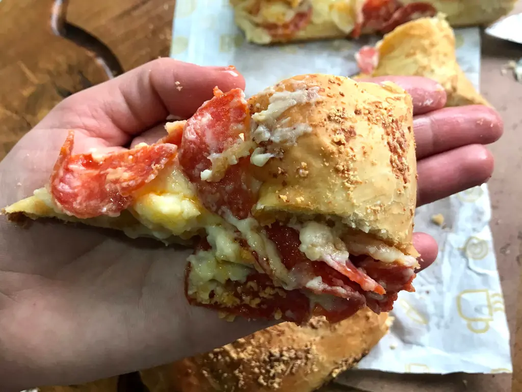pao-gourmet-de-pepperoni-06.webp