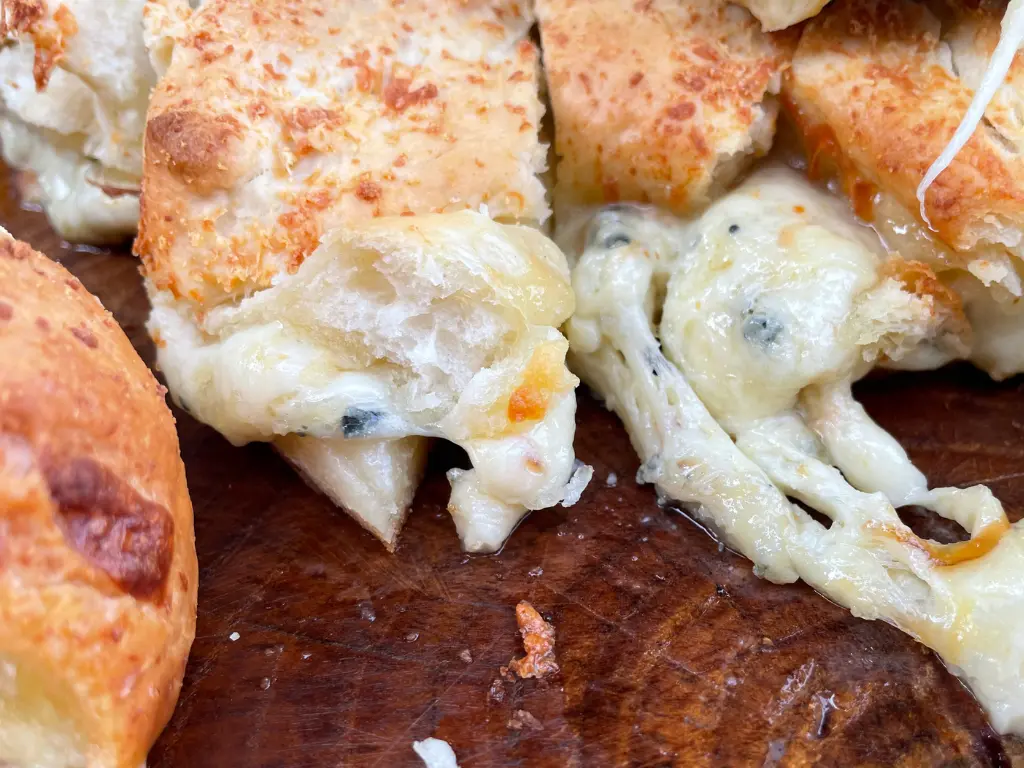 pao-gourmet-quatro-queijos-2