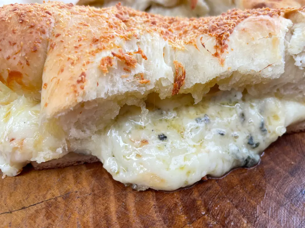 pao-gourmet-quatro-queijos-4